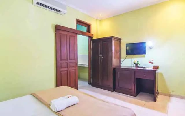 Puri Bunga Inn - photo 3