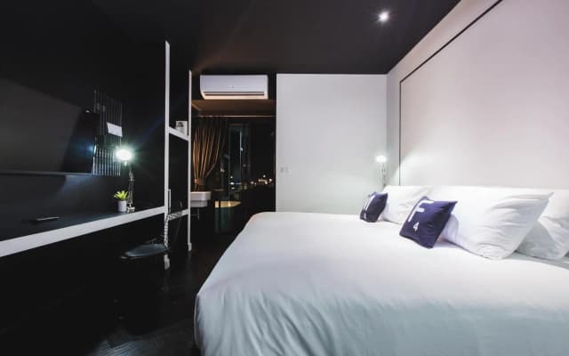 Blu Monkey Hub and Hotel Phuket - photo 3