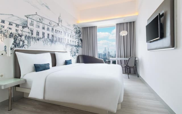 YELLO Hotel Harmoni Jakarta - photo 3