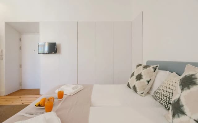 JOIVY Chic studio w/city view in Santa Catarina, 10mins from São Bento Palace - photo 3