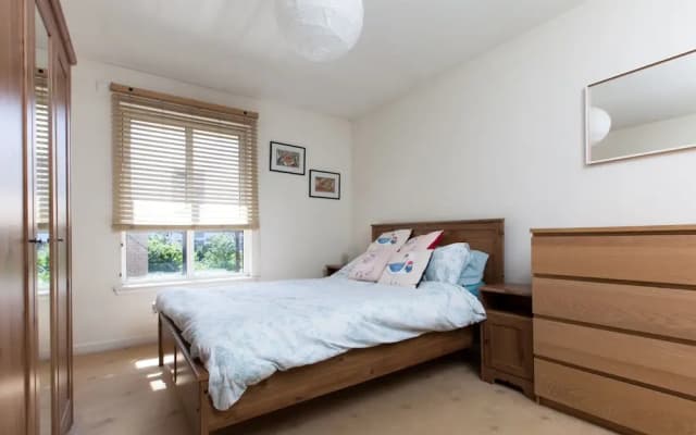 Bright, Modern 2BR Flat for 3 With Parking - photo 5