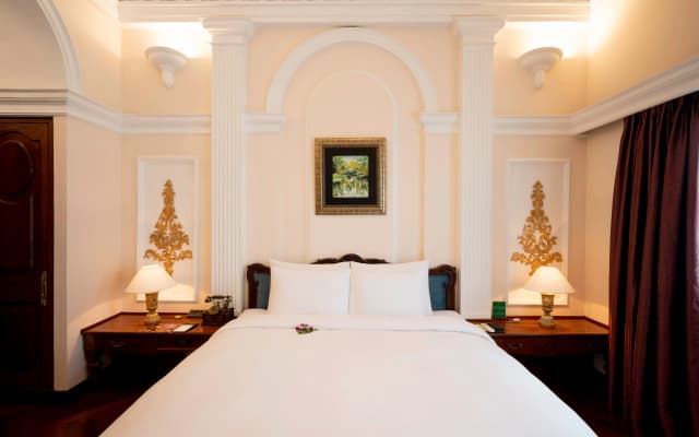 Hotel Majestic Saigon - photo 2