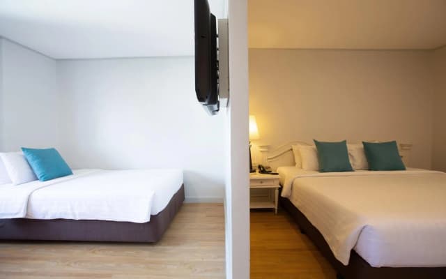 CH Hotel - photo 5