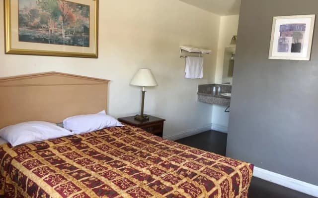 SandPiper Motel - photo 3