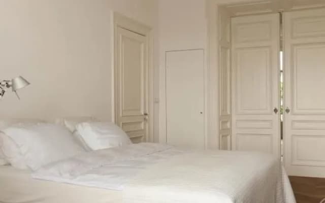 Museum City Centre Apartment - photo 3