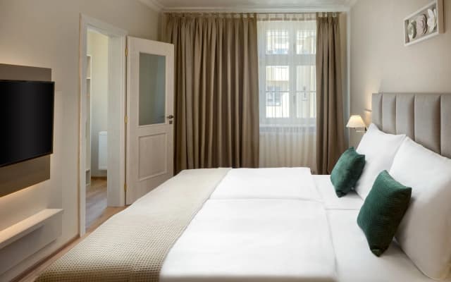 Louren Apartments - photo 3