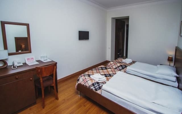 Hotel Lux - photo 2