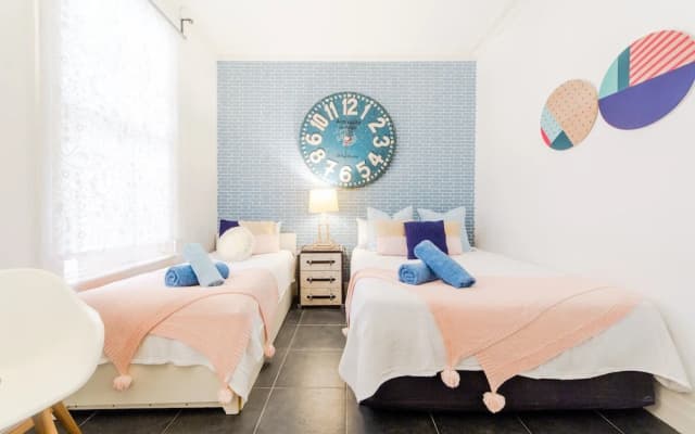 Bondi Beachfront Stay - photo 2