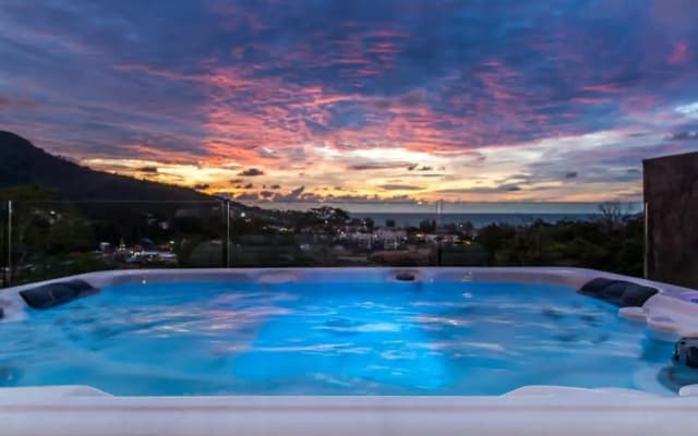 Kamala Seaview villa pool & rooftop jacuzzi - photo 2