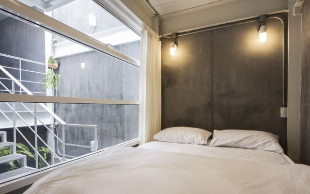 On the bed Hostel - photo 3