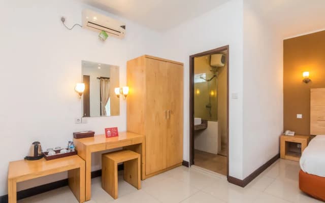 ZEN Rooms Seminyak Batu Belig - photo 3