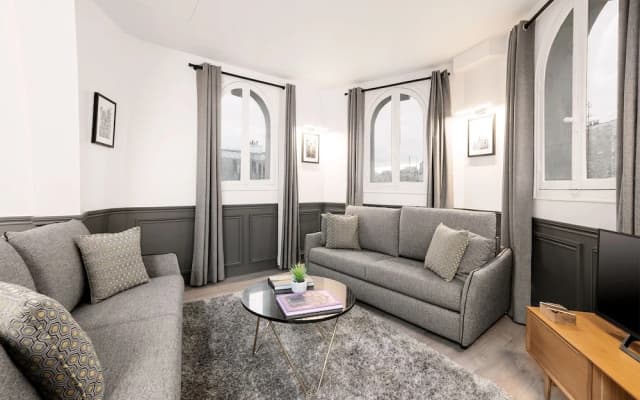 Luxury 2BDR Le Louvre I by Livinparis - photo 2