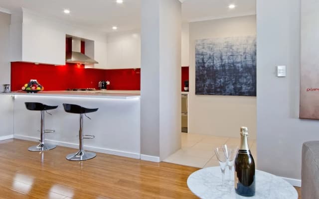 Ample Space In This 1 Bed Apt Also With Pool/Gym - photo 4