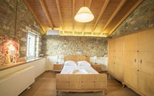 Stunning 2 bedroom house with amazing view - photo 2