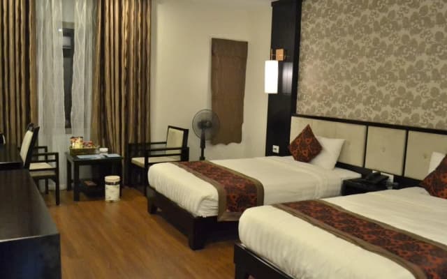 Luxury Hotel - photo 5