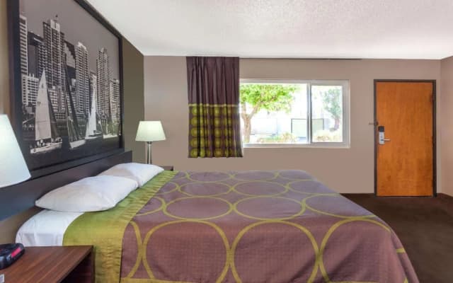 Super 8 by Wyndham Canoga Park - photo 3