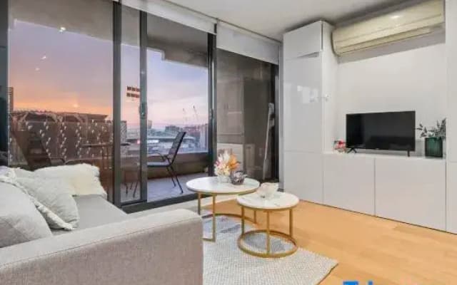 Southern Cross Modern 1BR Steps from Everything MEL CBD - photo 5