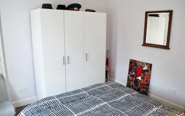 1 Bedroom Ground Floor Colony Flat - photo 3