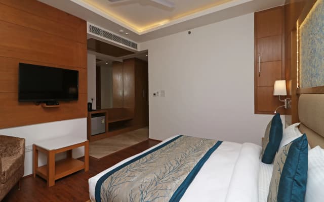 Oyo 10824 Hotel Star Suites - photo 5