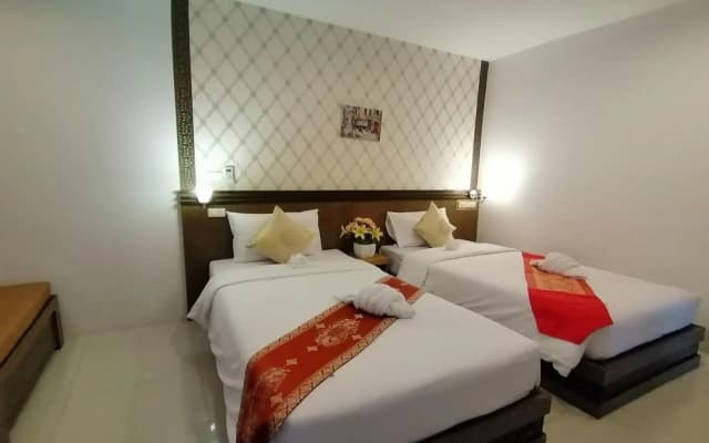 NJ Patong Hotel - photo 2