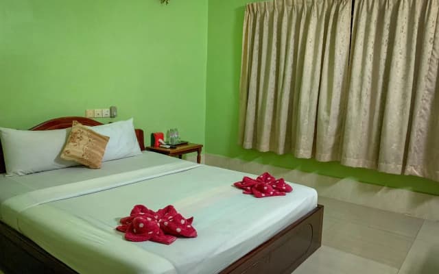 Cheata Inn - photo 5