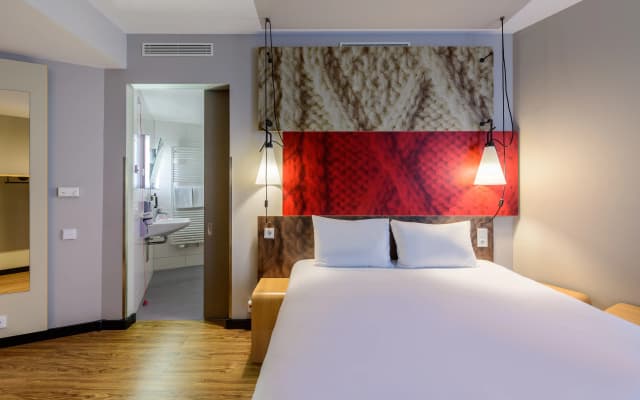 ibis Berlin Hauptbahnhof - photo 2