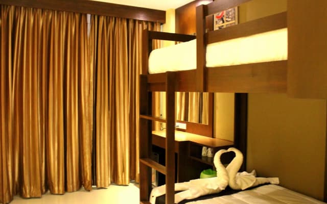 Silver Sand Suites - photo 3