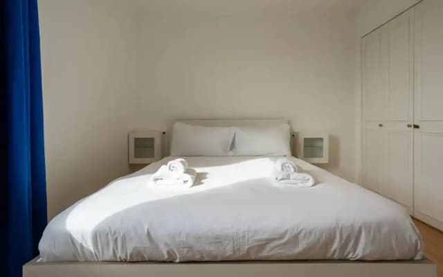 Stylish 2 Bedroom Apartment Near the City Centre - photo 2
