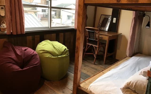 The Pax Hostel, Cafe & Records - photo 4
