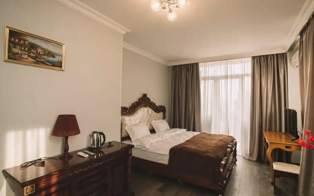 Ninth Floor Hotel - photo 3