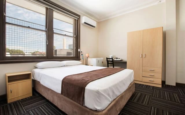 Toongabbie Hotel - photo 2