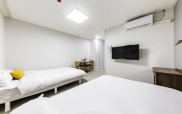 JS Hotel - photo 5
