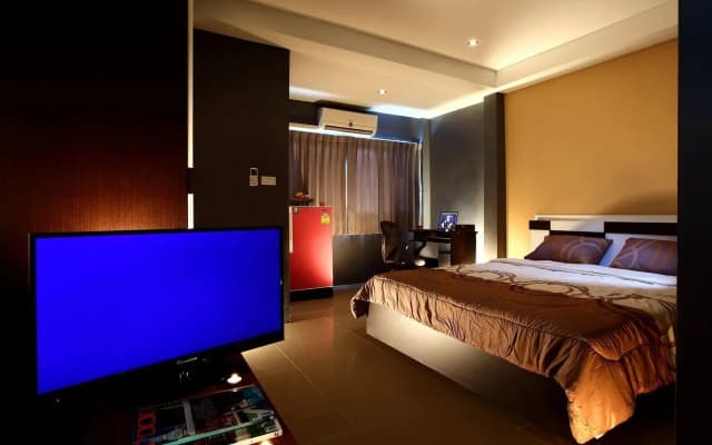 Lancome Plus Hotel - photo 2