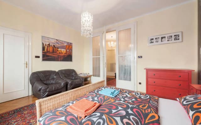 Parliament Apartment Downtown - photo 2