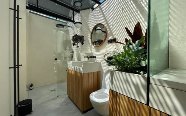 vondice hotel - photo 2