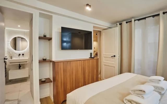 Superb Apartment Center of Paris by Studio Prestige - photo 2