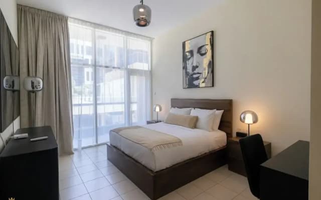 Large Modern 1-Bedroom in Bay Square 9 - photo 2