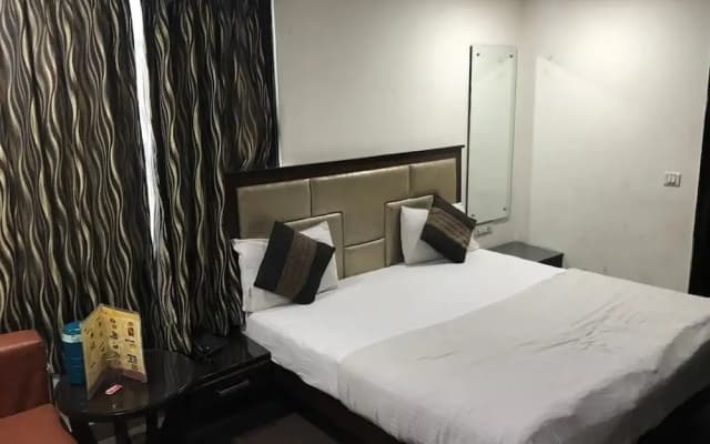 ADB ROOMS Hotel Saya Deluxe - photo 4