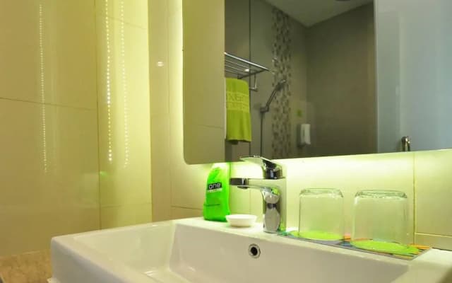 MaxoneHotel at Kramat - photo 5