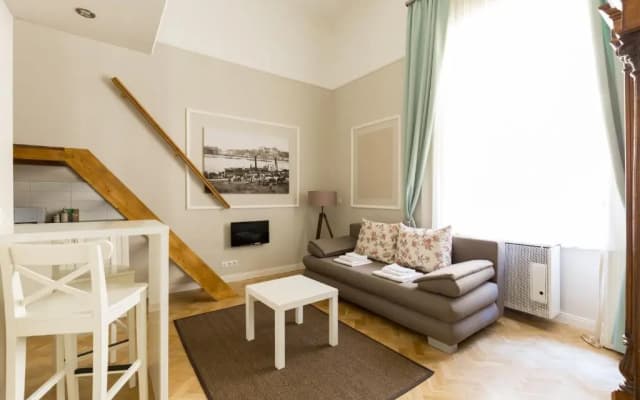 Lisianthus Apartments - photo 3