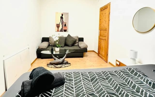 Spacious Private Room Near FAC Platz - photo 2