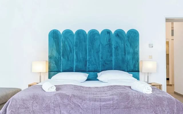 Elegant Spacious 2BR City Center Stay - photo 3