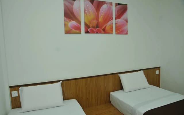 Api-Api Guest House - photo 4