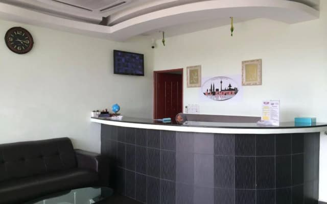 K.L. Empire Hotel - photo 2