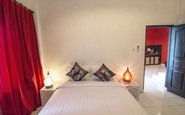 Black and Red Oberoi Villa - photo 4