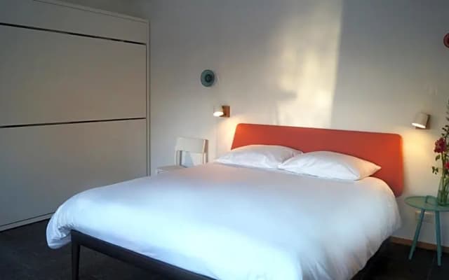 Room With A Few - photo 2