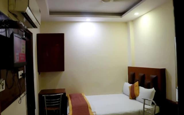Hotel Prem Deluxe Guest House - photo 5