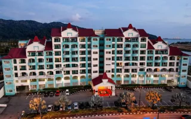 AnyLodge Waterfront Marina Island Pangkor - photo 5