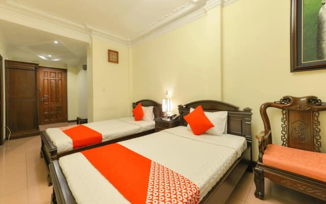 Lucky 2 Hotel - photo 2