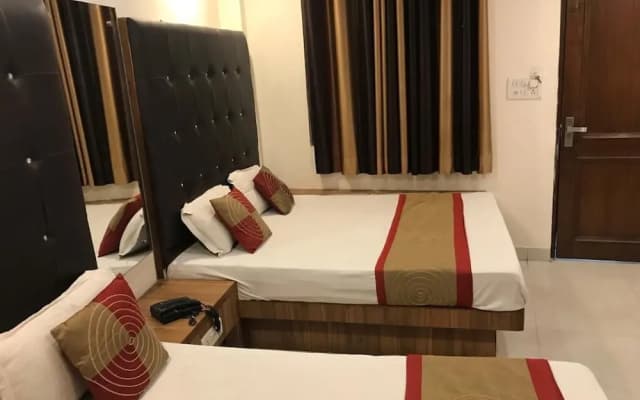 Hotel Crystal Deluxe at New Delhi Railway Station - photo 3
